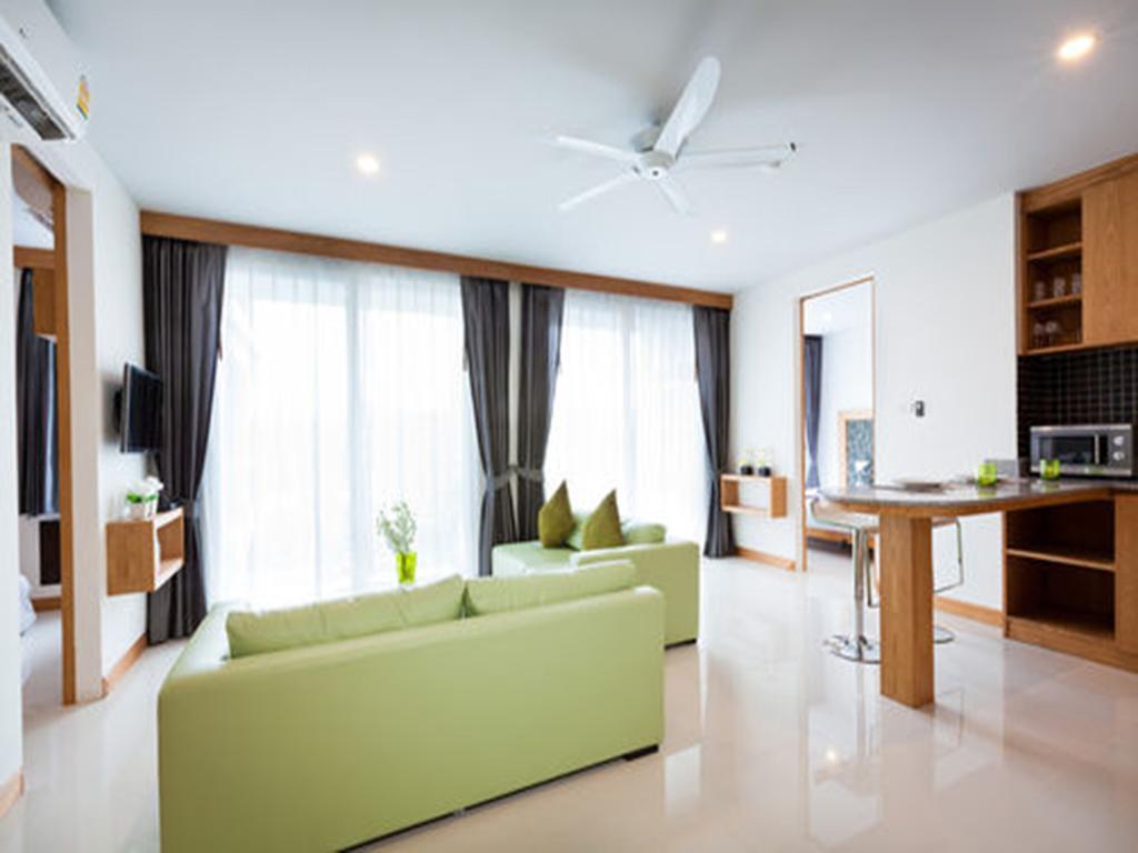 Grand Nai Harn Suites Rawai Esterno foto