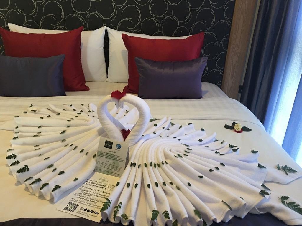 Grand Nai Harn Suites Rawai Esterno foto