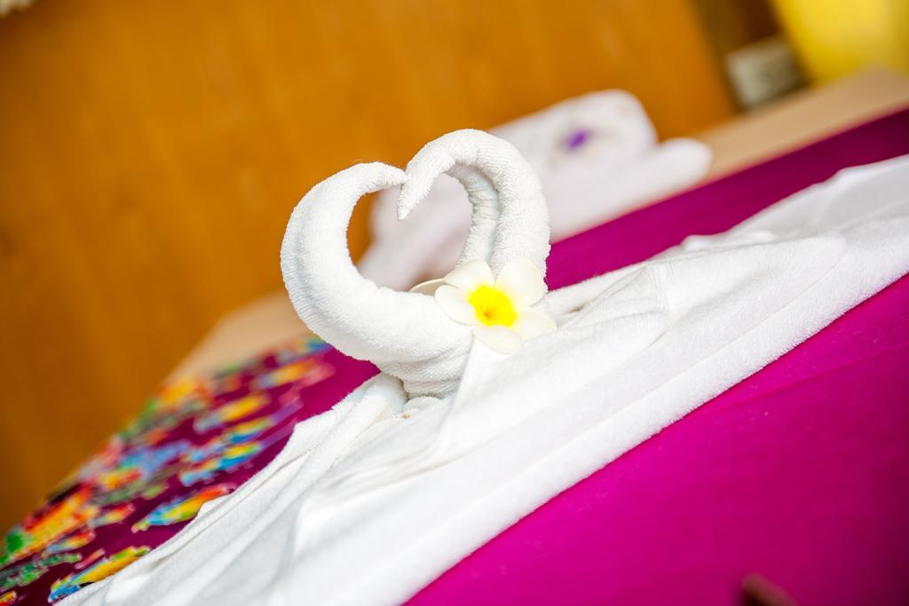Grand Nai Harn Suites Rawai Esterno foto