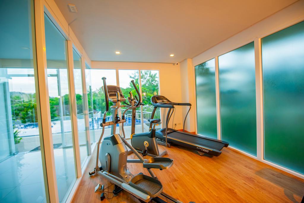 Grand Nai Harn Suites Rawai Esterno foto